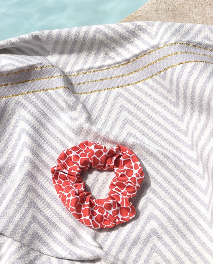ROS Lisbon - Scrunchie Giraffe (1)